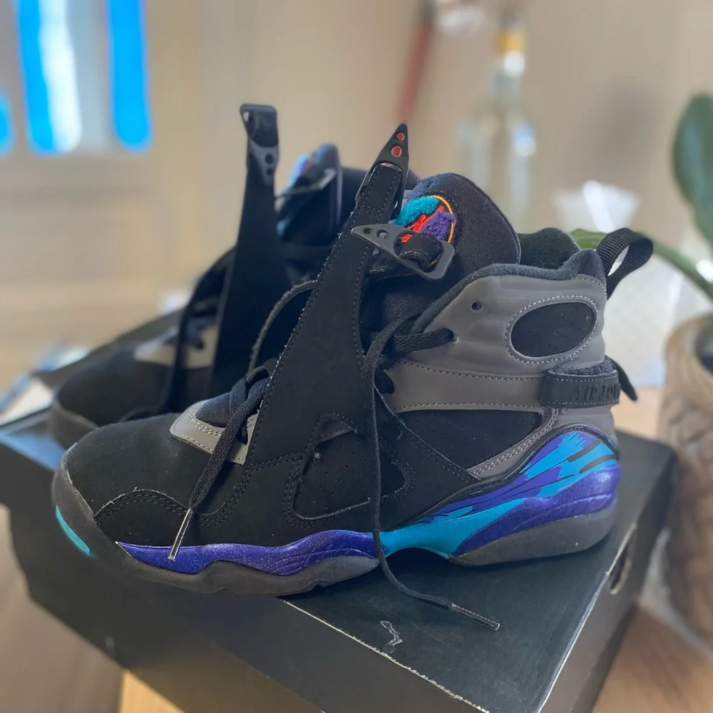 Air Jordan Retro 8 - Picture 1 of 4